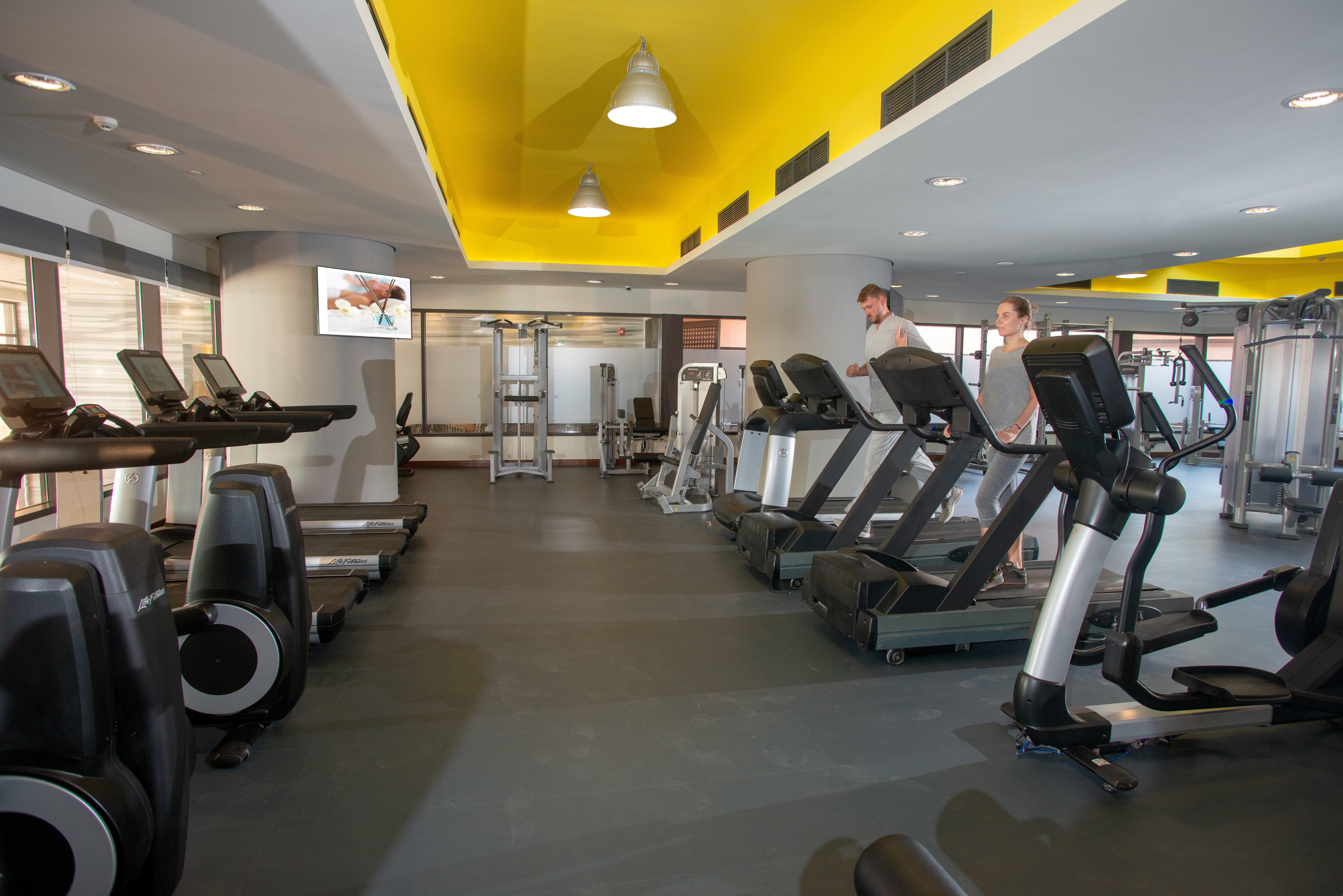 Hotel Intercontinental Cairo Semiramis By Ihg Zewnętrze zdjęcie The gym at the hotel