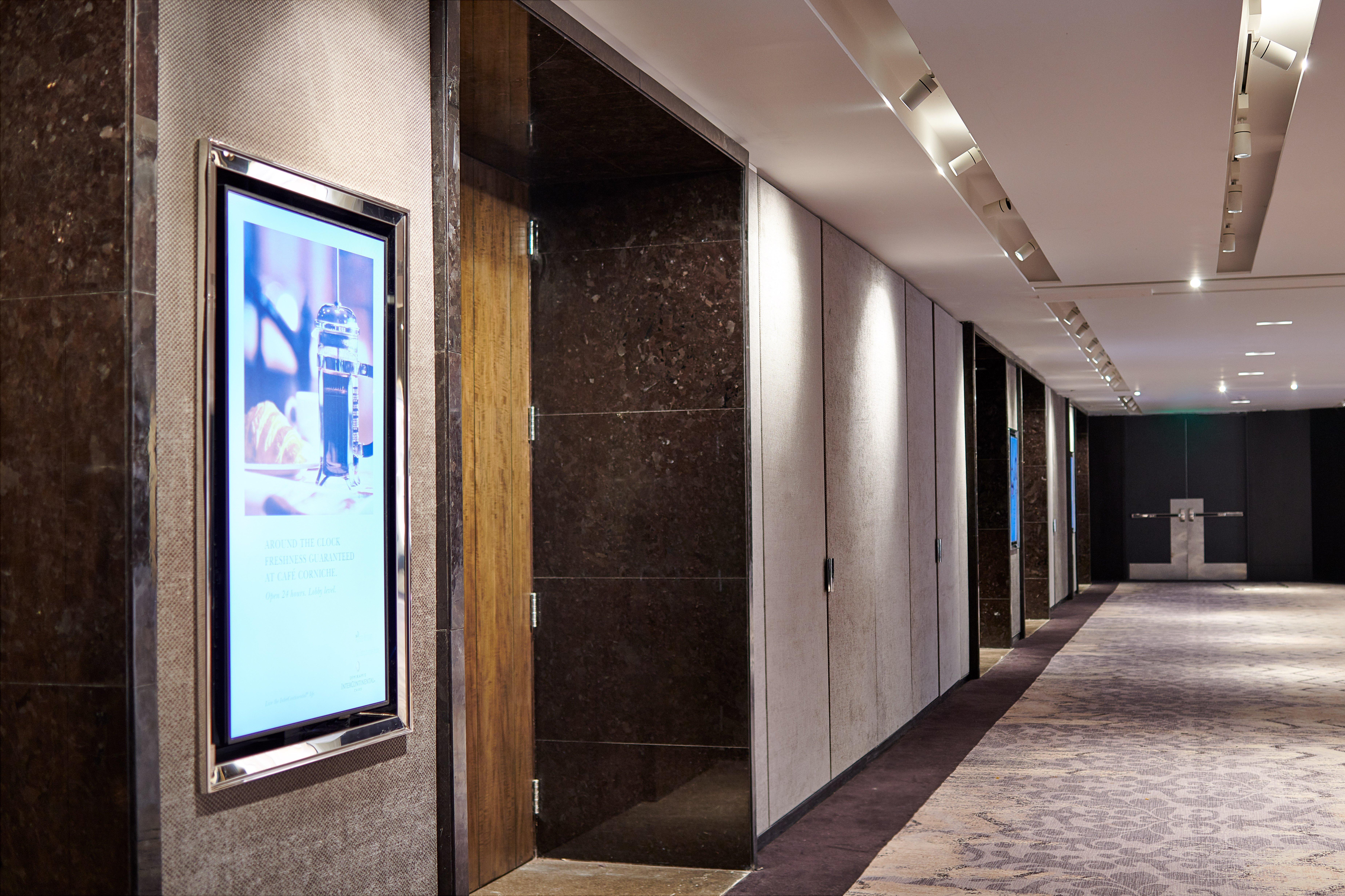 Hotel Intercontinental Cairo Semiramis By Ihg Zewnętrze zdjęcie Digital signage in a hotel