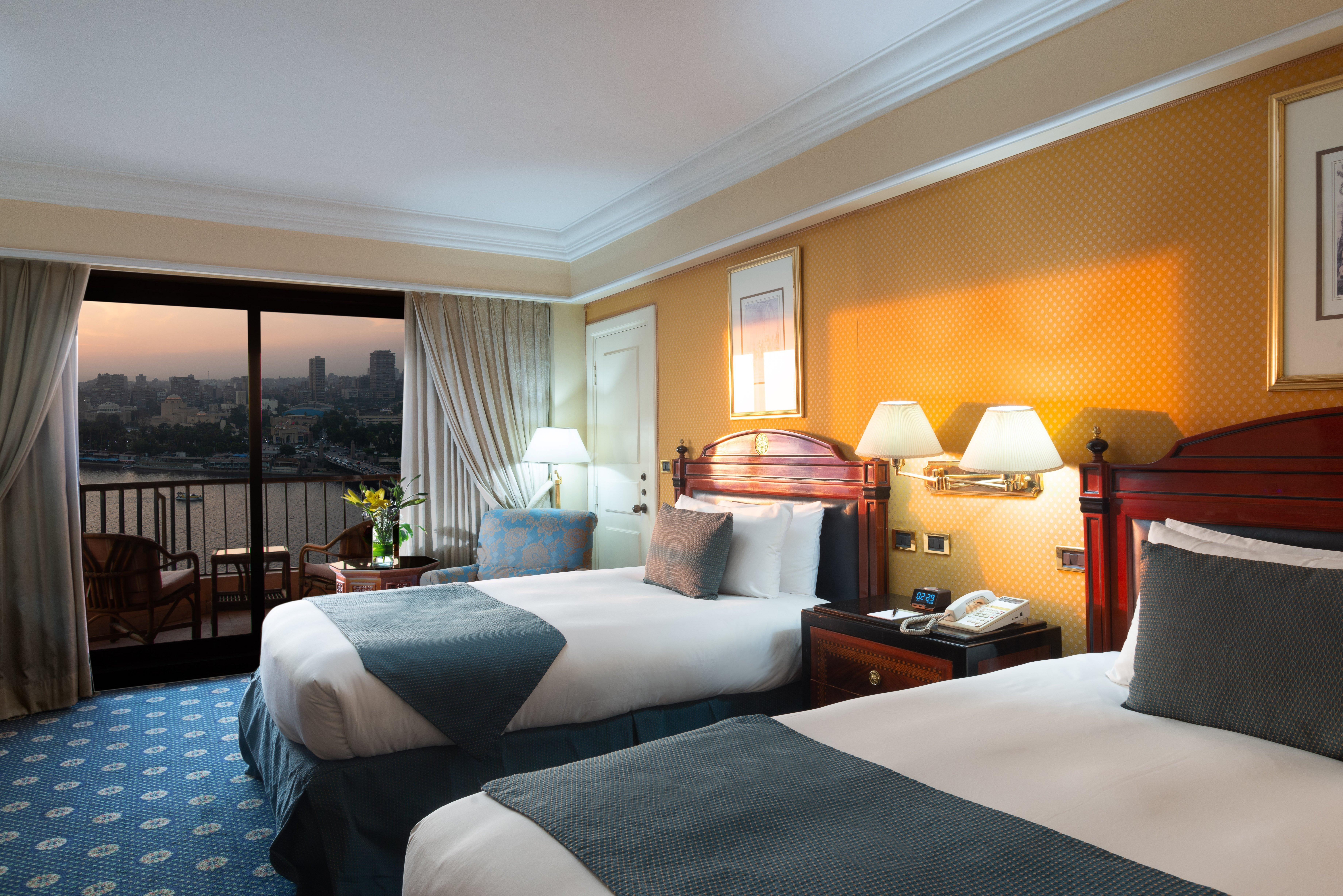 Hotel Intercontinental Cairo Semiramis By Ihg Zewnętrze zdjęcie A room at the Nile Ritz-Carlton