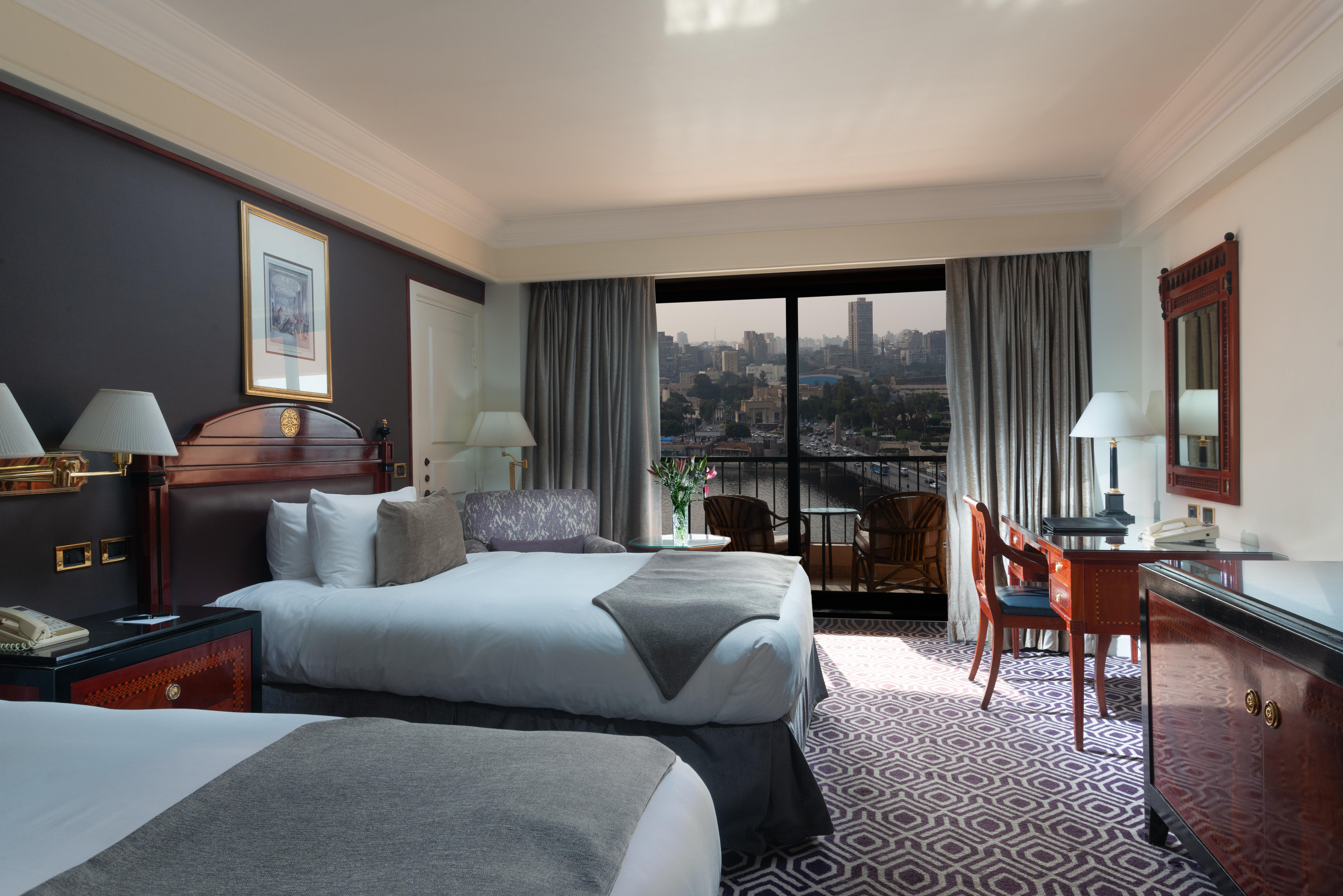 Hotel Intercontinental Cairo Semiramis By Ihg Zewnętrze zdjęcie A room at the Nile Ritz-Carlton