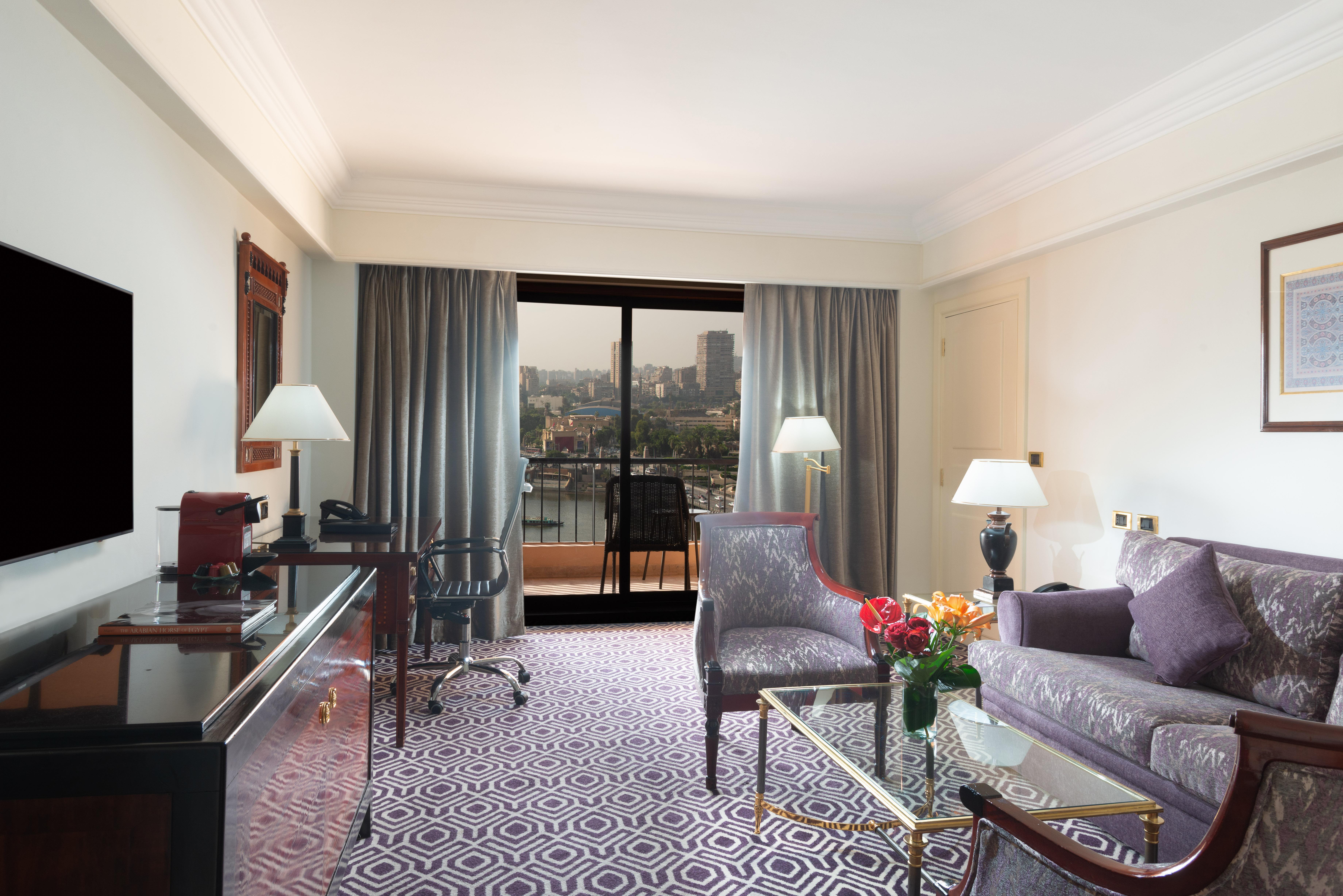 Hotel Intercontinental Cairo Semiramis By Ihg Zewnętrze zdjęcie A suite at the Cairo Marriott